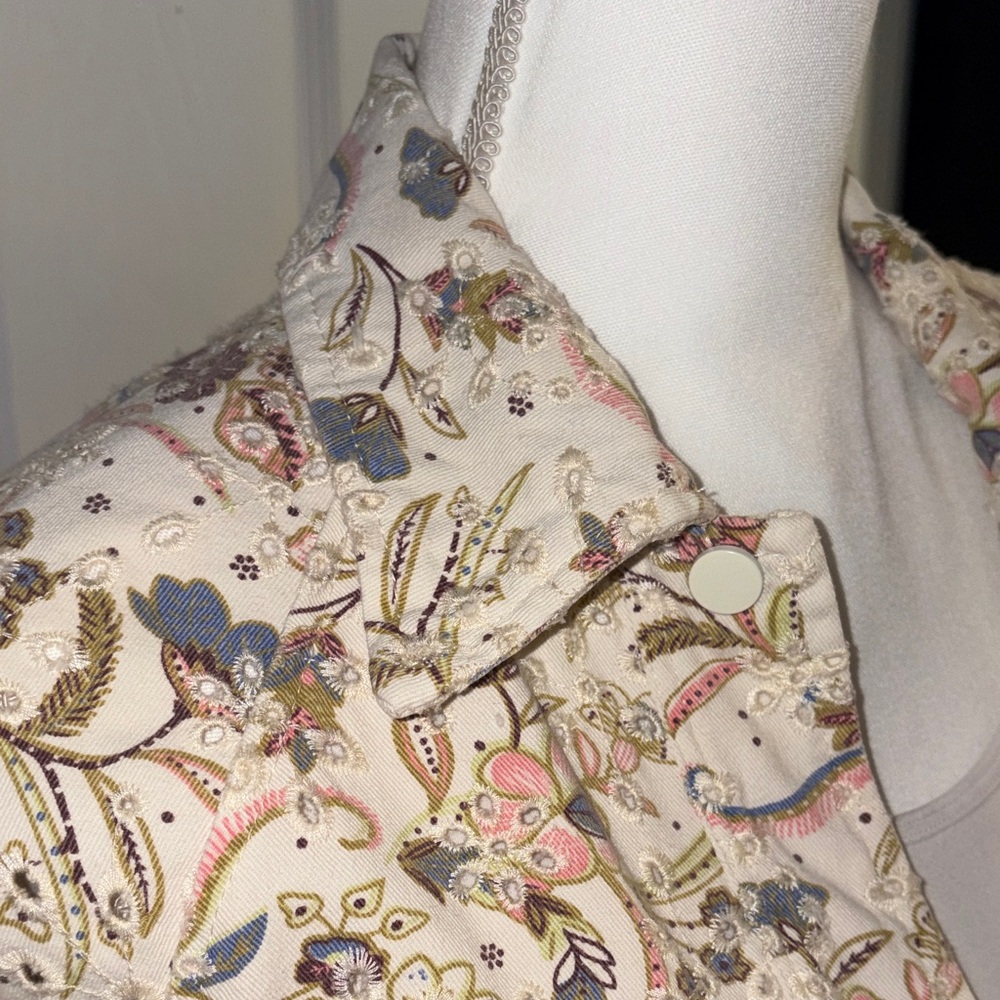 Anthropology Solitaire Eyelet Floral Cream Oversized Denim Jacket - Picture 6 of 12